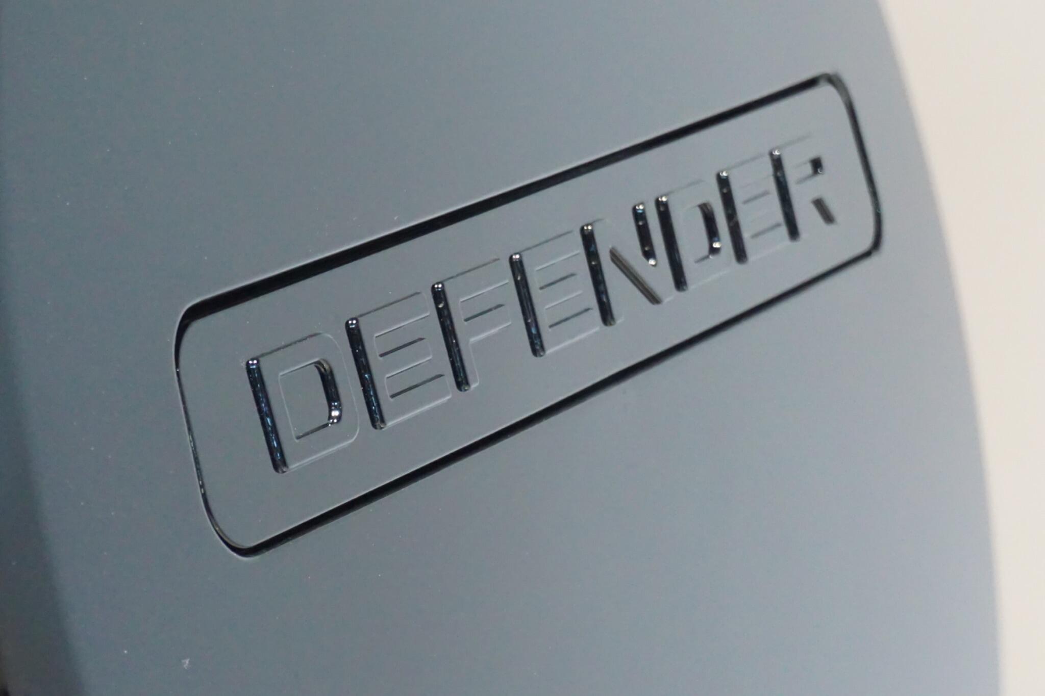 Land Rover Defender 90 2.0 P300 SE SUV 3dr Petrol Auto 4WD Euro 6 (s/s) (300 ps)